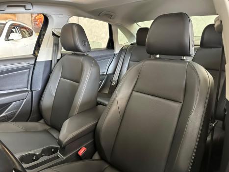 VOLKSWAGEN Jetta 1.4 4P 250 TSI TURBO COMFORTLINE AUTOM�TICO, Foto 9