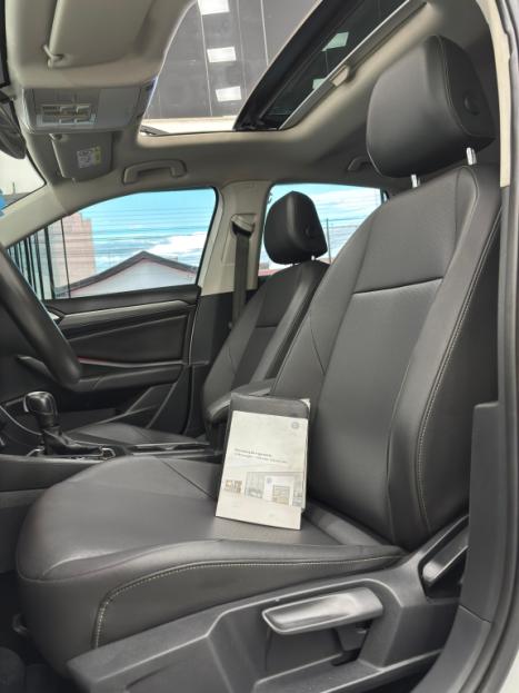 VOLKSWAGEN Jetta 1.4 4P 250 TSI TURBO COMFORTLINE AUTOM�TICO, Foto 9