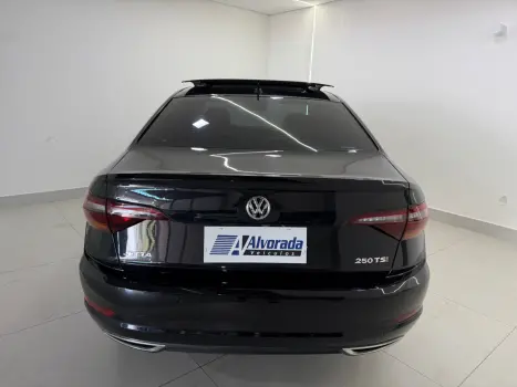 VOLKSWAGEN Jetta 1.4 4P 250 TSI R-LINE AUTOM�TICO, Foto 13