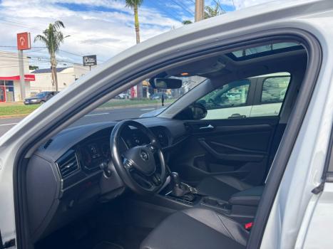 VOLKSWAGEN Jetta 1.4 4P 250 TSI R-LINE AUTOM�TICO, Foto 6