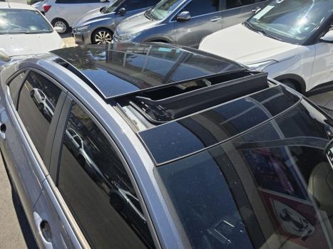 VOLKSWAGEN Jetta 1.4 4P 250 TSI R-LINE AUTOM�TICO, Foto 3