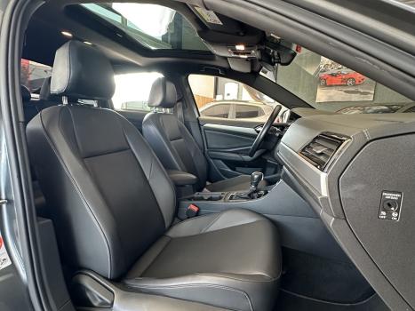 VOLKSWAGEN Jetta 1.4 4P 250 TSI R-LINE AUTOM�TICO, Foto 17