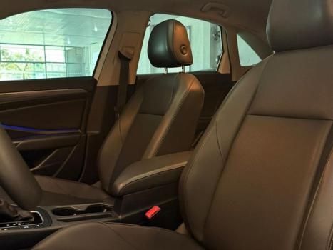 VOLKSWAGEN Jetta 1.4 4P 250 TSI TURBO COMFORTLINE AUTOM�TICO, Foto 8