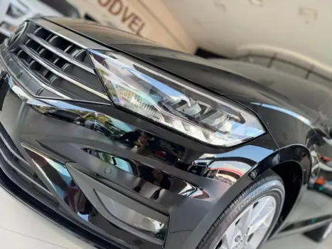 VOLKSWAGEN Jetta 1.4 4P 250 TSI TURBO COMFORTLINE AUTOM�TICO, Foto 3