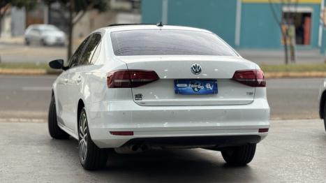 VOLKSWAGEN Jetta 1.4 4P 250 TSI TURBO COMFORTLINE AUTOM�TICO, Foto 4