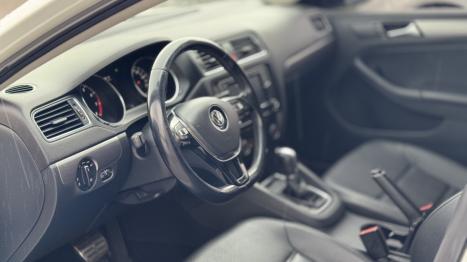 VOLKSWAGEN Jetta 1.4 4P 250 TSI TURBO COMFORTLINE AUTOM�TICO, Foto 5