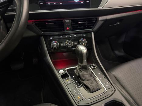 VOLKSWAGEN Jetta 1.4 4P 250 TSI R-LINE AUTOM�TICO, Foto 9