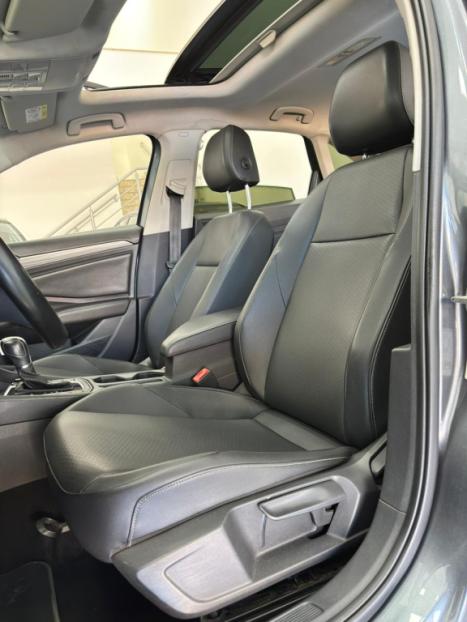 VOLKSWAGEN Jetta 1.4 4P 250 TSI TURBO COMFORTLINE AUTOM�TICO, Foto 8