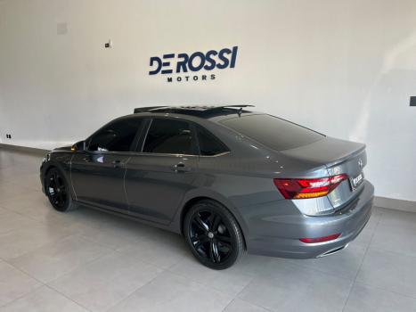 VOLKSWAGEN Jetta 1.4 4P 250 TSI R-LINE AUTOMÁTICO, Foto 2