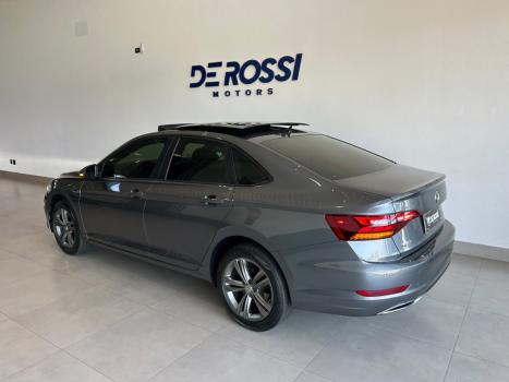 VOLKSWAGEN Jetta 1.4 4P 250 TSI R-LINE AUTOMÁTICO, Foto 2