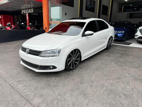 VOLKSWAGEN Jetta 2.0 4P FLEX CONFORTLINE TIPTRONIC AUTOMÁTICO, Foto 4 VOLKSWAGEN Jetta 2.0 4P FLEX CONFORTLINE TIPTRONIC AUTOMÁTICO, Foto 4