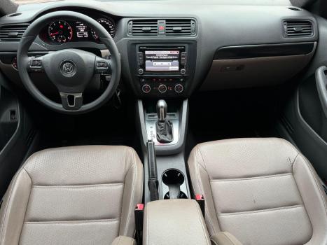 VOLKSWAGEN Jetta 2.0 4P FLEX CONFORTLINE TIPTRONIC AUTOMÁTICO, Foto 6 VOLKSWAGEN Jetta 2.0 4P FLEX CONFORTLINE TIPTRONIC AUTOMÁTICO, Foto 6