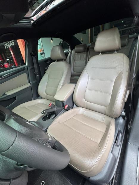 VOLKSWAGEN Jetta 2.0 4P FLEX CONFORTLINE TIPTRONIC AUTOMÁTICO, Foto 7 VOLKSWAGEN Jetta 2.0 4P FLEX CONFORTLINE TIPTRONIC AUTOMÁTICO, Foto 7