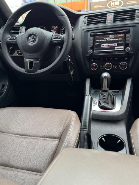 VOLKSWAGEN Jetta 2.0 4P FLEX CONFORTLINE TIPTRONIC AUTOMÁTICO, Foto 9 VOLKSWAGEN Jetta 2.0 4P FLEX CONFORTLINE TIPTRONIC AUTOMÁTICO, Foto 9