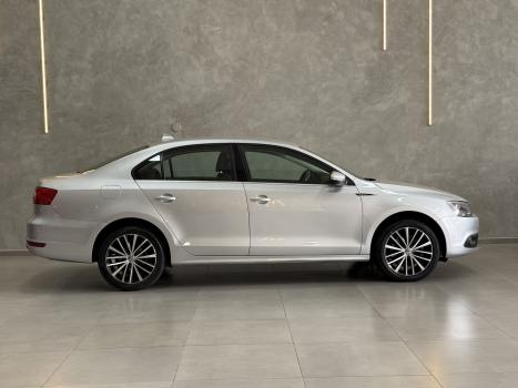 VOLKSWAGEN Jetta 2.0 4P TSI HIGHLINE 211 CV AUTOMTICO, Foto 14