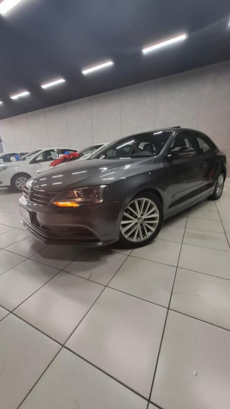 VOLKSWAGEN Jetta 2.0 4P FLEX CONFORTLINE TIPTRONIC AUTOMTICO, Foto 1