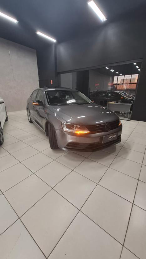VOLKSWAGEN Jetta 2.0 4P FLEX CONFORTLINE TIPTRONIC AUTOMTICO, Foto 3