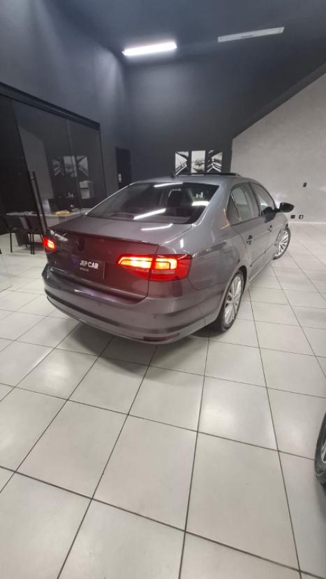 VOLKSWAGEN Jetta 2.0 4P FLEX CONFORTLINE TIPTRONIC AUTOMTICO, Foto 5