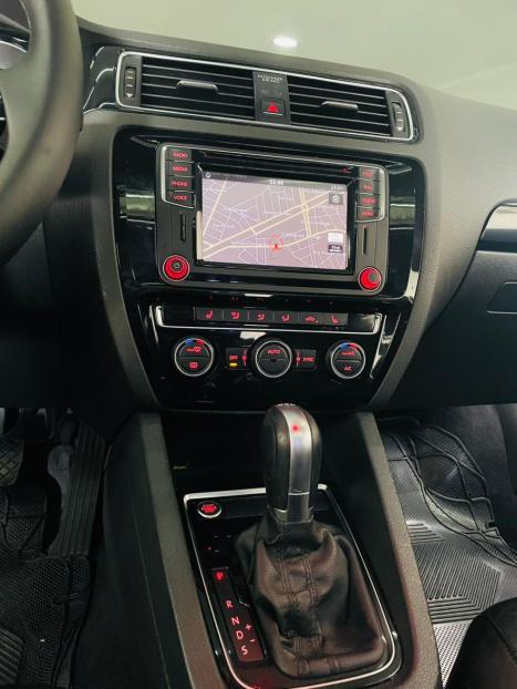 VOLKSWAGEN Jetta 2.0 4P TSI HIGHLINE 211 CV AUTOM�TICO, Foto 16