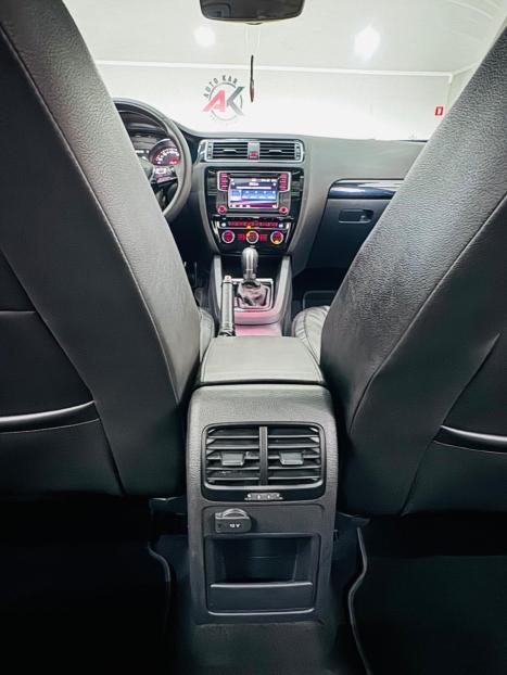 VOLKSWAGEN Jetta 2.0 4P TSI HIGHLINE 211 CV AUTOM�TICO, Foto 13