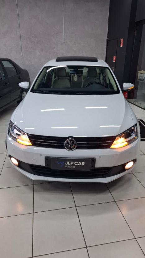 VOLKSWAGEN Jetta 2.0 4P FLEX CONFORTLINE TIPTRONIC AUTOMTICO, Foto 2