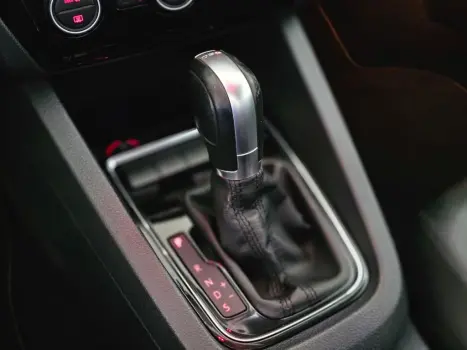 VOLKSWAGEN Jetta 2.0 4P TSI HIGHLINE 211 CV AUTOMTICO, Foto 10