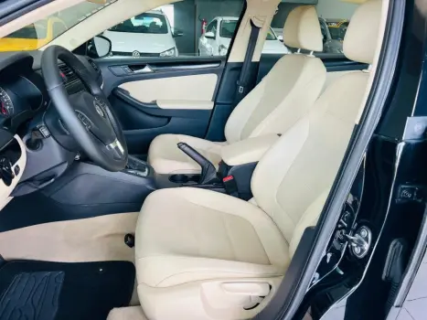 VOLKSWAGEN Jetta 2.0 4P FLEX COMFORTLINE TIPTRONIC AUTOM�TICO, Foto 15