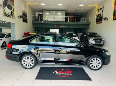 VOLKSWAGEN Jetta 2.0 4P FLEX COMFORTLINE TIPTRONIC AUTOM�TICO, Foto 4