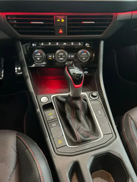 VOLKSWAGEN Jetta 2.0 4P 350 TSI GLI AUTOM�TICO DSG, Foto 9