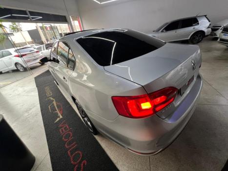 VOLKSWAGEN Jetta 2.0 4P COMFORTLINE TIPTRONIC AUTOM�TICO, Foto 11