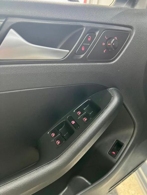 VOLKSWAGEN Jetta 2.0 4P COMFORTLINE TIPTRONIC AUTOM�TICO, Foto 15