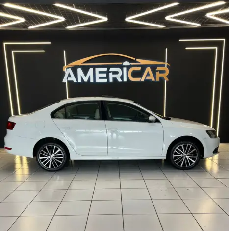 VOLKSWAGEN Jetta 2.0 4P TSI HIGHLINE 200 CV AUTOM�TICO, Foto 4