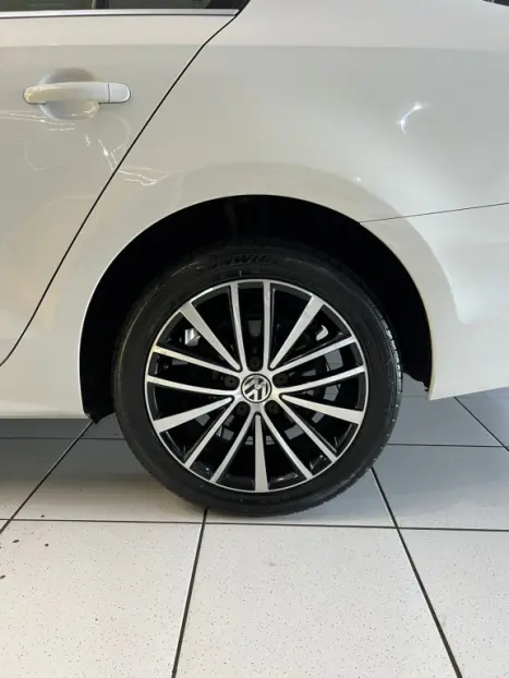 VOLKSWAGEN Jetta 2.0 4P TSI HIGHLINE 200 CV AUTOM�TICO, Foto 7