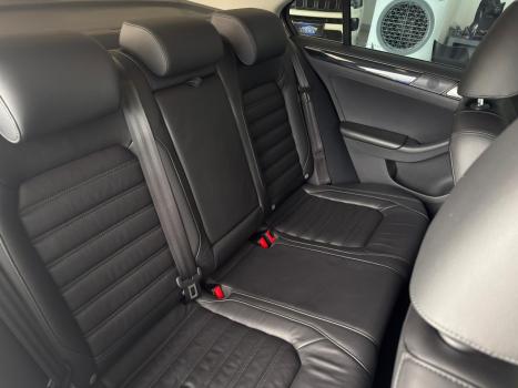 VOLKSWAGEN Jetta 2.0 4P TSI HIGHLINE 211 CV AUTOM�TICO, Foto 11