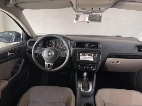 VOLKSWAGEN Jetta 2.0 4P FLEX COMFORTLINE TIPTRONIC AUTOM�TICO, Foto 9