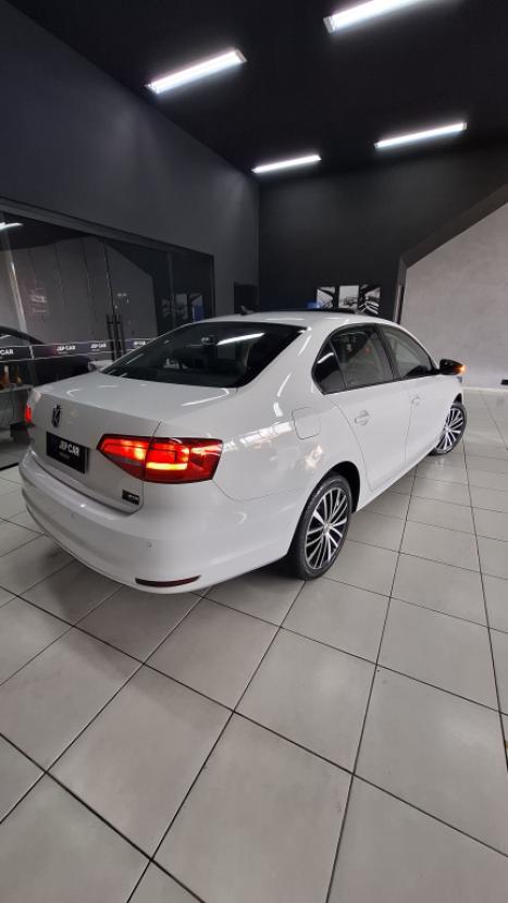 VOLKSWAGEN Jetta 2.0 4P FLEX COMFORTLINE TIPTRONIC AUTOM�TICO, Foto 4