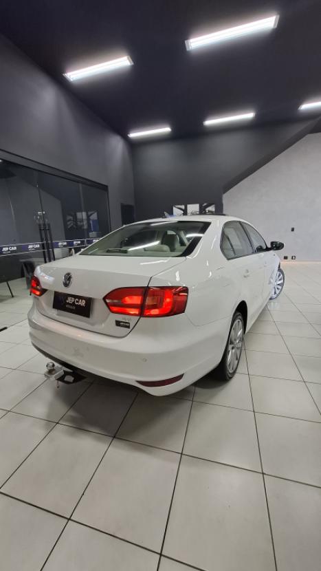 VOLKSWAGEN Jetta 2.0 4P FLEX COMFORTLINE TIPTRONIC AUTOM�TICO, Foto 4
