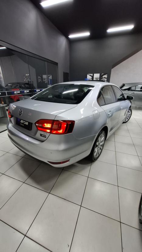 VOLKSWAGEN Jetta 2.0 4P FLEX COMFORTLINE TIPTRONIC AUTOM�TICO, Foto 4