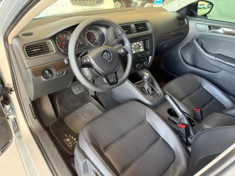 VOLKSWAGEN Jetta 2.0 4P FLEX COMFORTLINE TIPTRONIC AUTOM�TICO, Foto 13