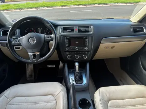VOLKSWAGEN Jetta 2.0 4P TSI HIGHLINE 211 CV AUTOM�TICO, Foto 14