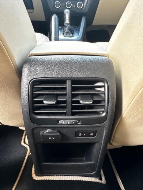 VOLKSWAGEN Jetta 2.0 4P TSI HIGHLINE 211 CV AUTOM�TICO, Foto 16