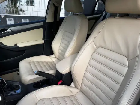 VOLKSWAGEN Jetta 2.0 4P TSI HIGHLINE 211 CV AUTOM�TICO, Foto 20