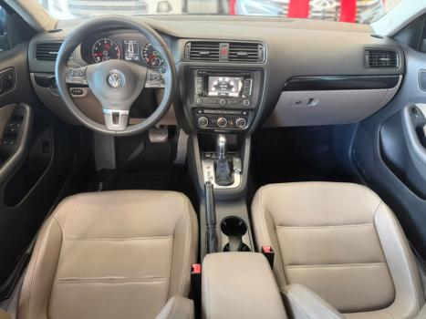 VOLKSWAGEN Jetta 2.0 4P COMFORTLINE TIPTRONIC AUTOM�TICO, Foto 4