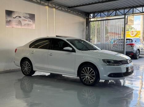 VOLKSWAGEN Jetta 2.0 4P COMFORTLINE TIPTRONIC AUTOM�TICO, Foto 3