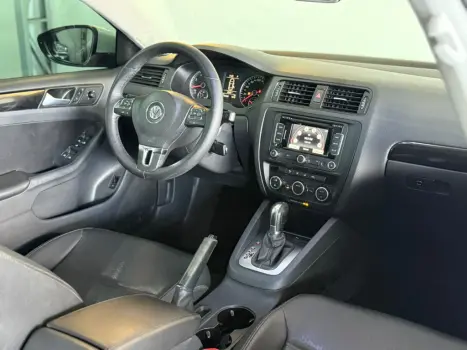 VOLKSWAGEN Jetta 2.0 4P COMFORTLINE TIPTRONIC AUTOM�TICO, Foto 9
