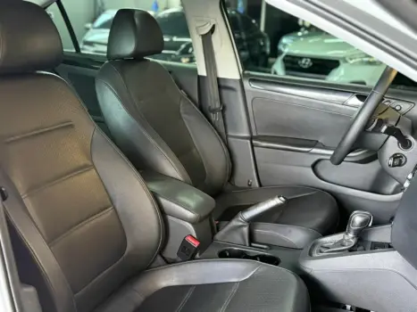 VOLKSWAGEN Jetta 2.0 4P COMFORTLINE TIPTRONIC AUTOM�TICO, Foto 10