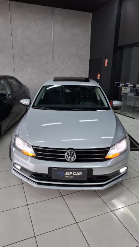 VOLKSWAGEN Jetta 2.0 4P FLEX COMFORTLINE TIPTRONIC AUTOM�TICO, Foto 2