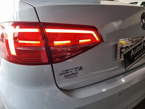 VOLKSWAGEN Jetta 2.0 4P TSI HIGHLINE 211 CV AUTOM�TICO, Foto 4
