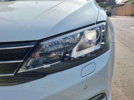VOLKSWAGEN Jetta 2.0 4P TSI HIGHLINE 211 CV AUTOM�TICO, Foto 5