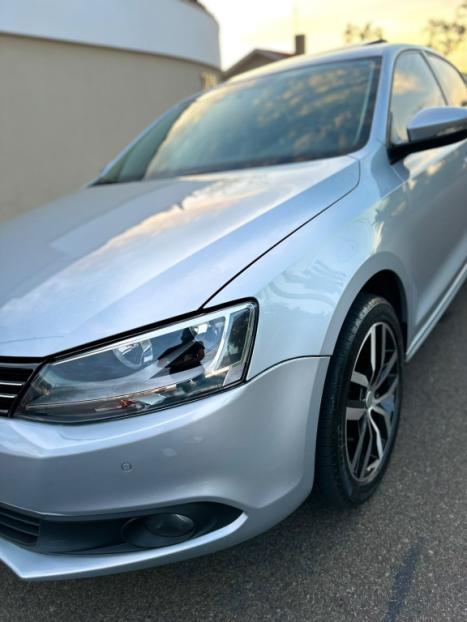 VOLKSWAGEN Jetta 2.0 4P FLEX AUTOM�TICO, Foto 2